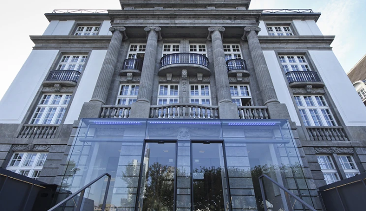 Rebuild of the film museum in Frankfurt - entrance facade