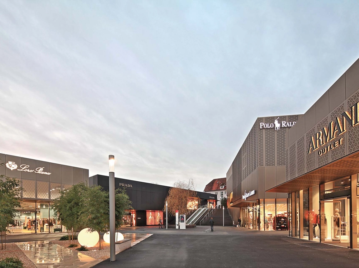 Outletcity Einkauf Metzingen Fassade
